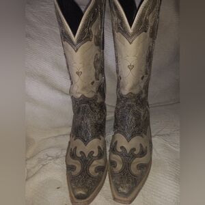 Women Cowboy boots size 9